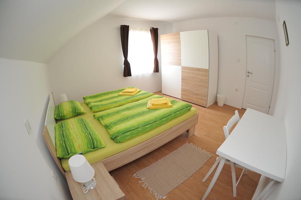 Apartments Zugec Seliste Dreznicko Rum bild
