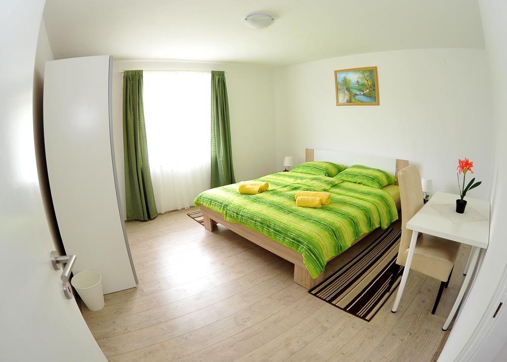 Apartments Zugec Seliste Dreznicko Rum bild